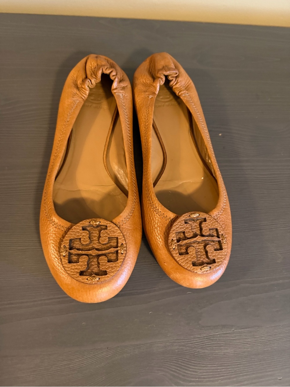 Tory Burch Reva Leather Logo Ballet Flats - Picture 3 of 8